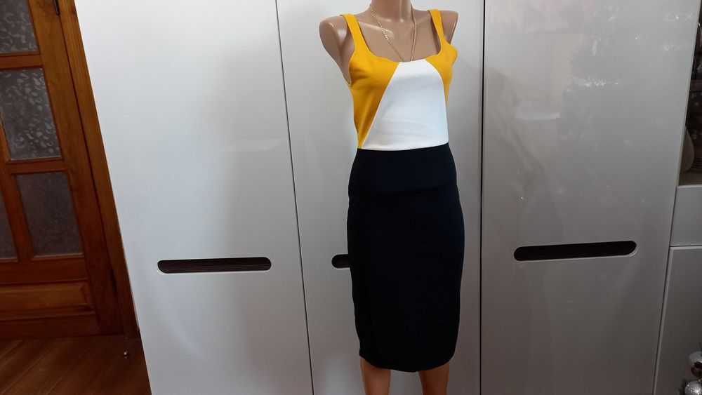 ZARA р. М 46 170/88А стрейчевое платье сарафан Испания