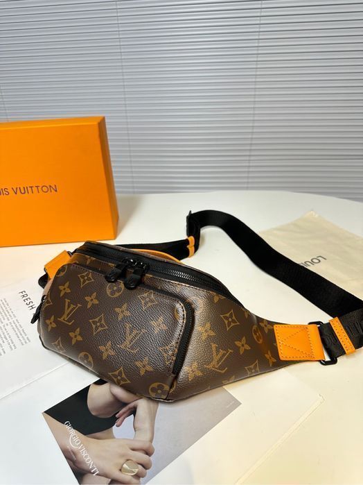 Бананка Louis Vuitton rush мужская сумка коричневая monogram кожаная