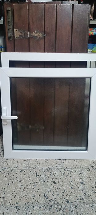 Janelas e porta janelas vitragem dupla com portadas