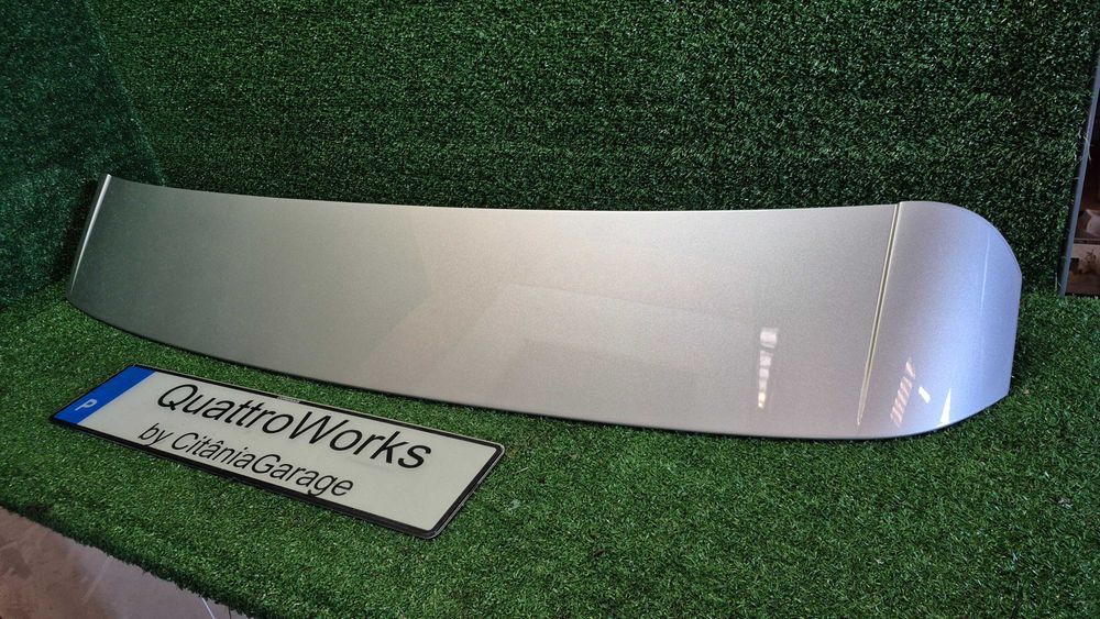 Aileron Audi Q5 8R original com 3º stop 8R0827933A - pintura nova - em excelente estado
