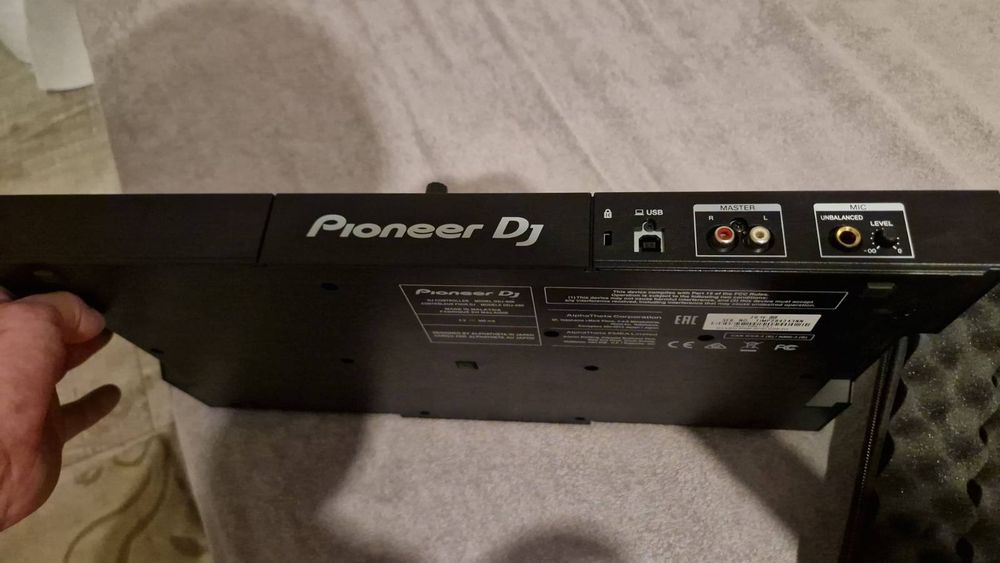 Pioneer DJ konsola