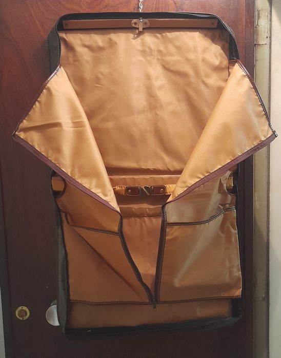 Porta fatos com cabide