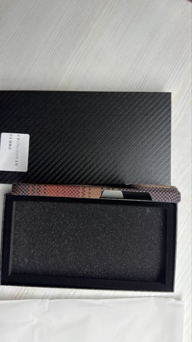 Карбоновий чехол для iPhone 17 pro