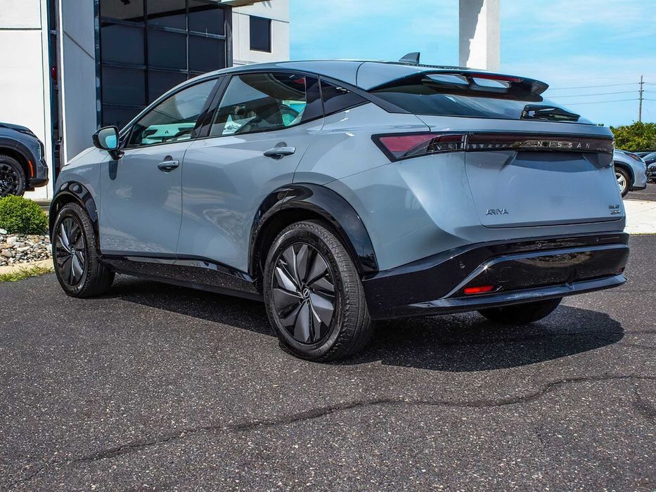 Nissan Ariya      2023