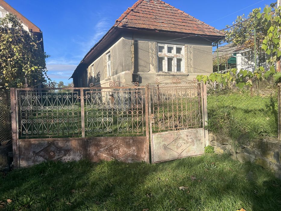 Продаж будинка під реконструкцію в  передмісті Ужгорода