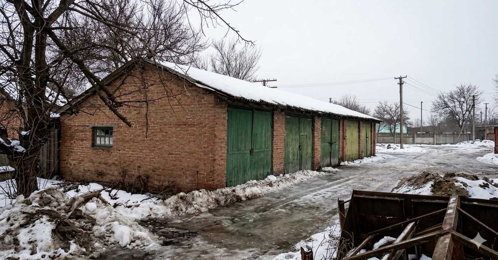 Універсальний комплекс нерухомості  у самому центрі Варви
