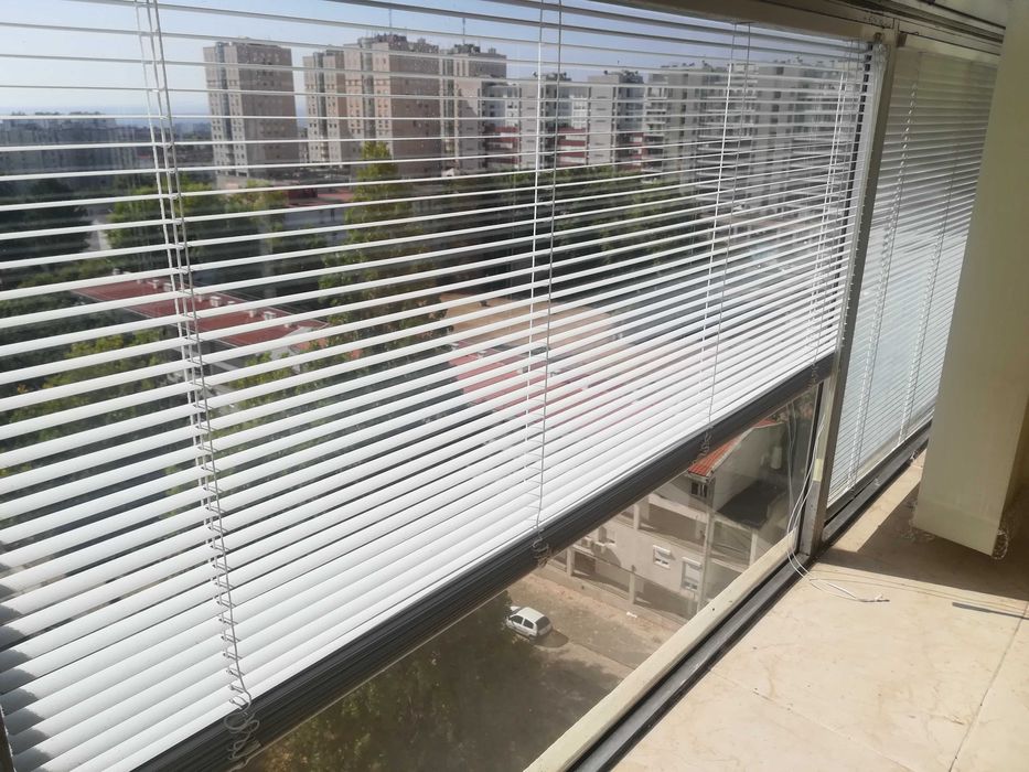 4 Estores laminados MB estado.