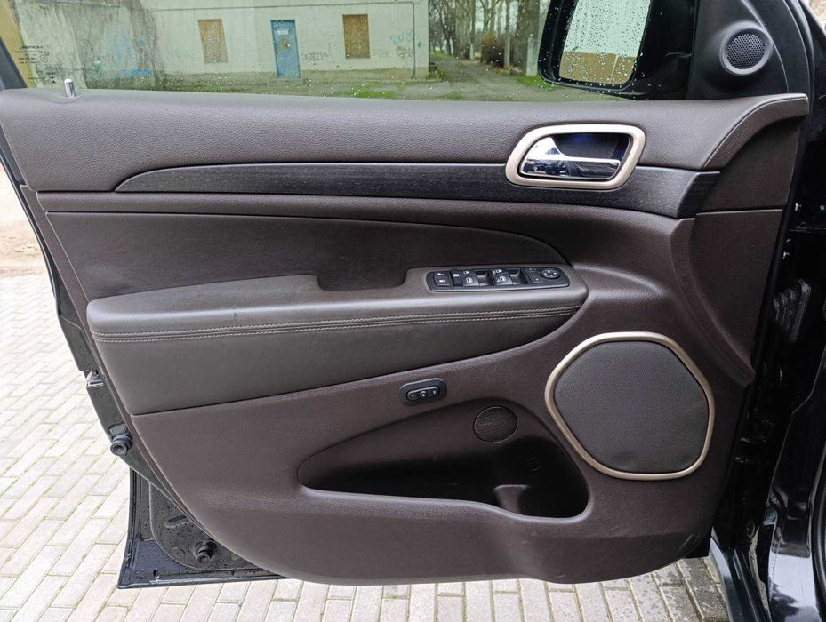 Продам шикарний автомобіль JEEP GRAND CHEROKEE 2015 р. 3.6 бензин