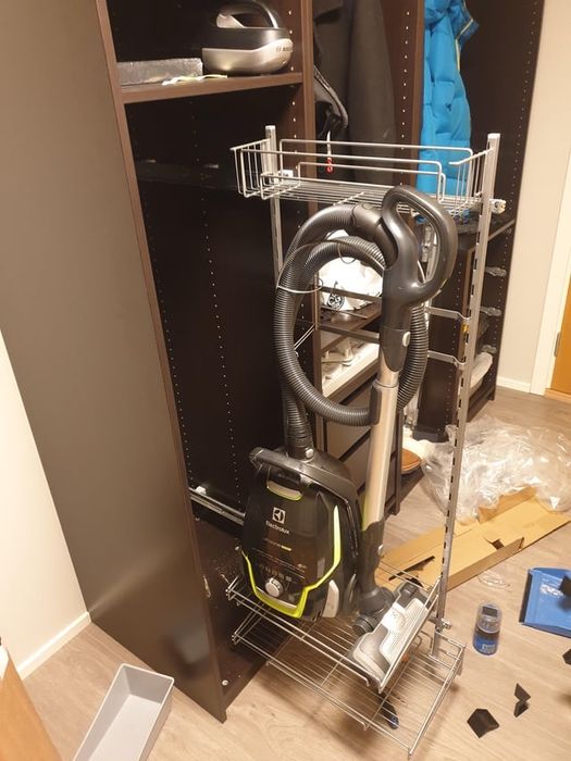 Ikea, wnętrze gospodarcze do szafy pax, odkurzacz