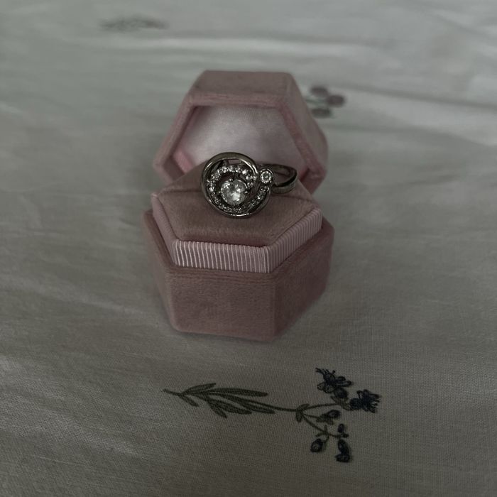 Pierścionek srebrny z cyrkoniami r.16, srebro 925