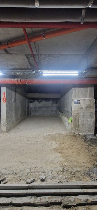 Терміново продається паркомісце в новобудові в Дублянах.