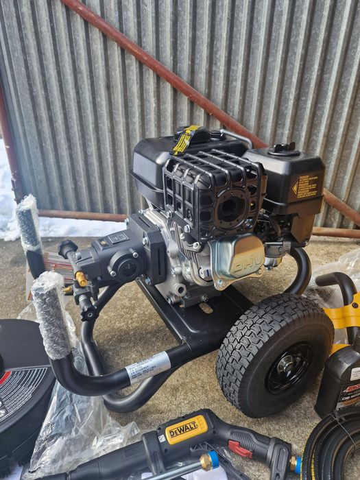 Kercher DeWalt spalinowy 3500 psi