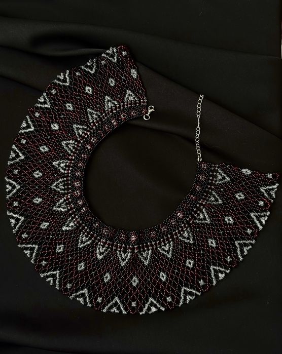 Селянка з чеського бісеру