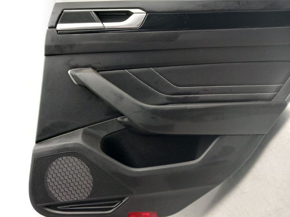 Forra porta / quartela trás direita VOLKSWAGEN Arteon (3H7, 3H8)