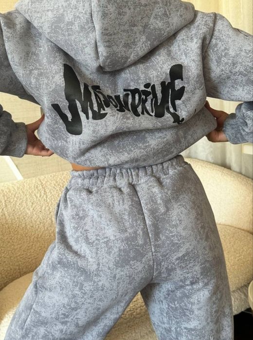 Продам   костюм.