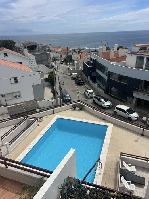 T2 com piscina e garagem