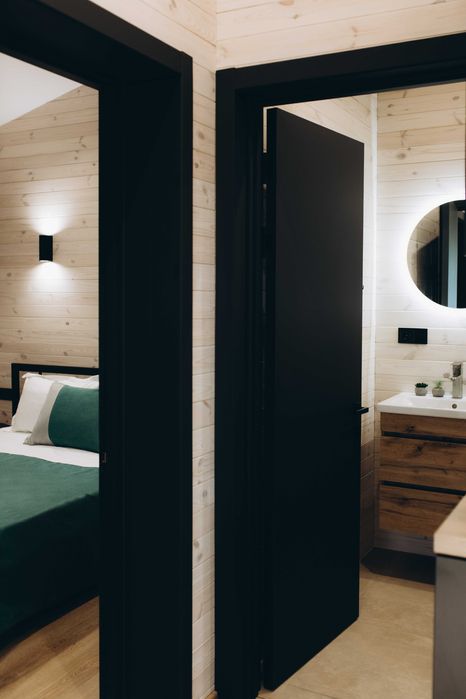 Котедж у сосновому лісі під Києвом. Камін. Вініл. Чан. Баня