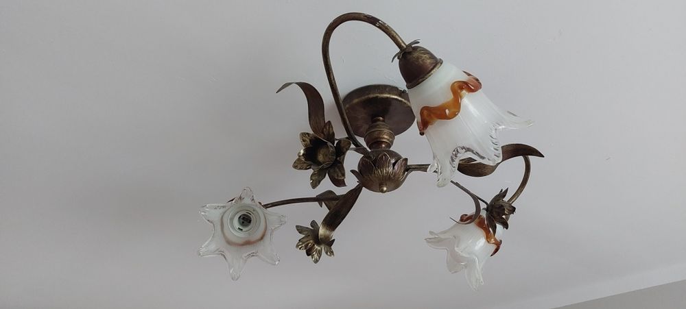 Lampa sufitowa do salonu