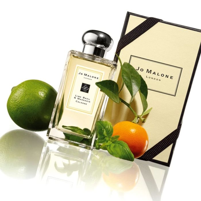 Perfumy w ponumerowanych butelkach