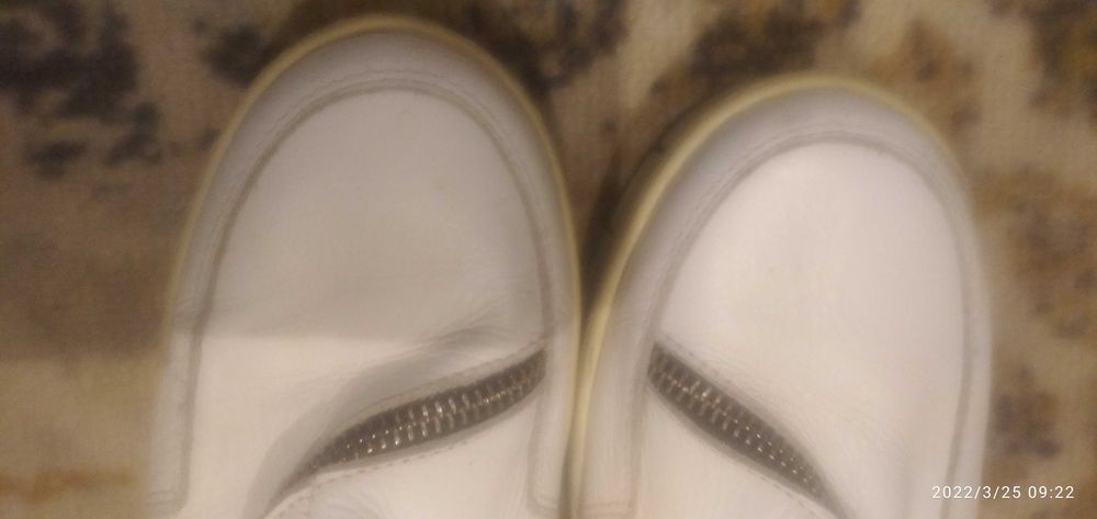 Buty Stella by Gwyneth biale