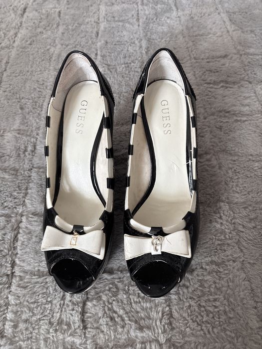 Buty damskie  Guess 40