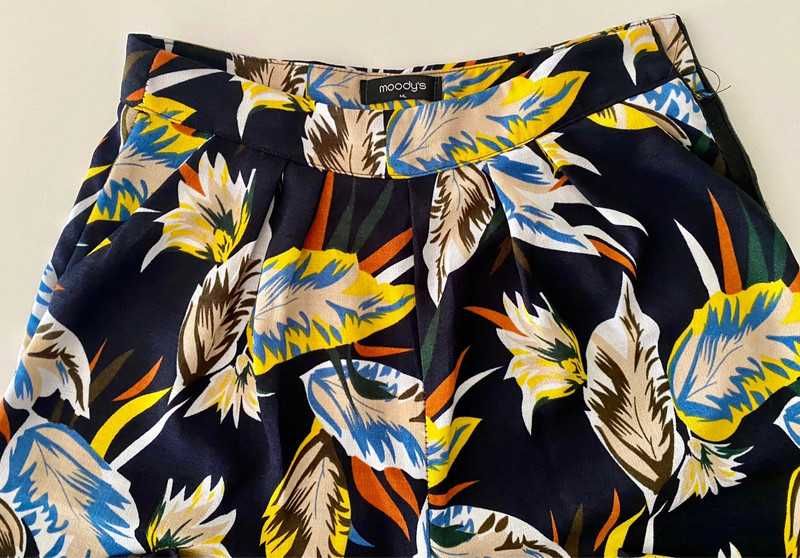 Calça jogger colorida e elegante