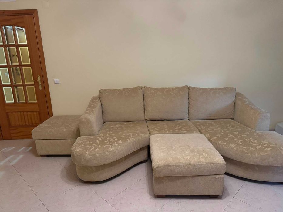 Sofá de sala 3 lugares + 2 puff