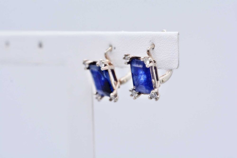 Eleganckie i wytworne kolczyki duże szafiry szlif szmaragdowy brylanty