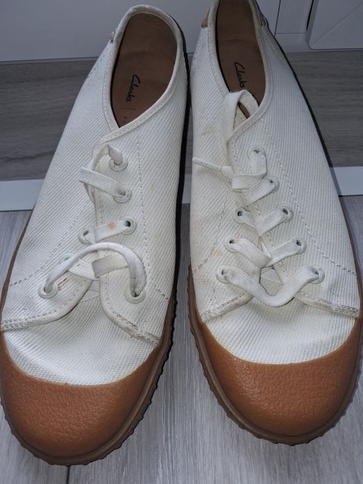 Trampki Clarks biale