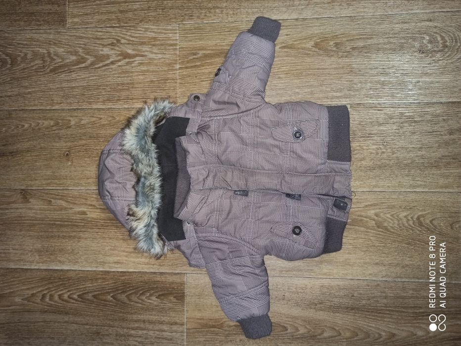 Курточка деми 6-9месяцев