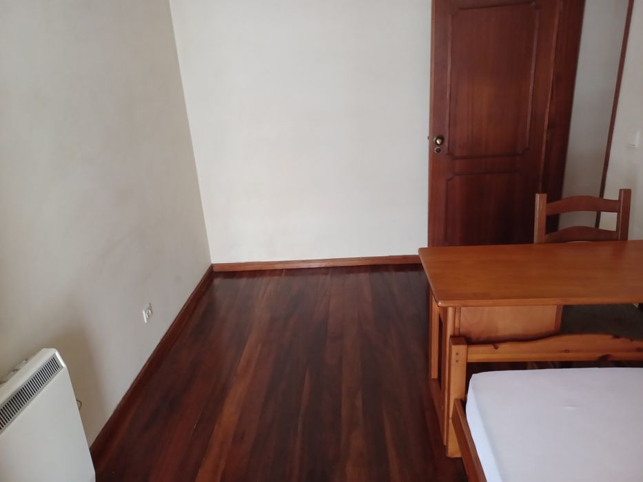 Alugo quarto individual a estudante - Aveiro