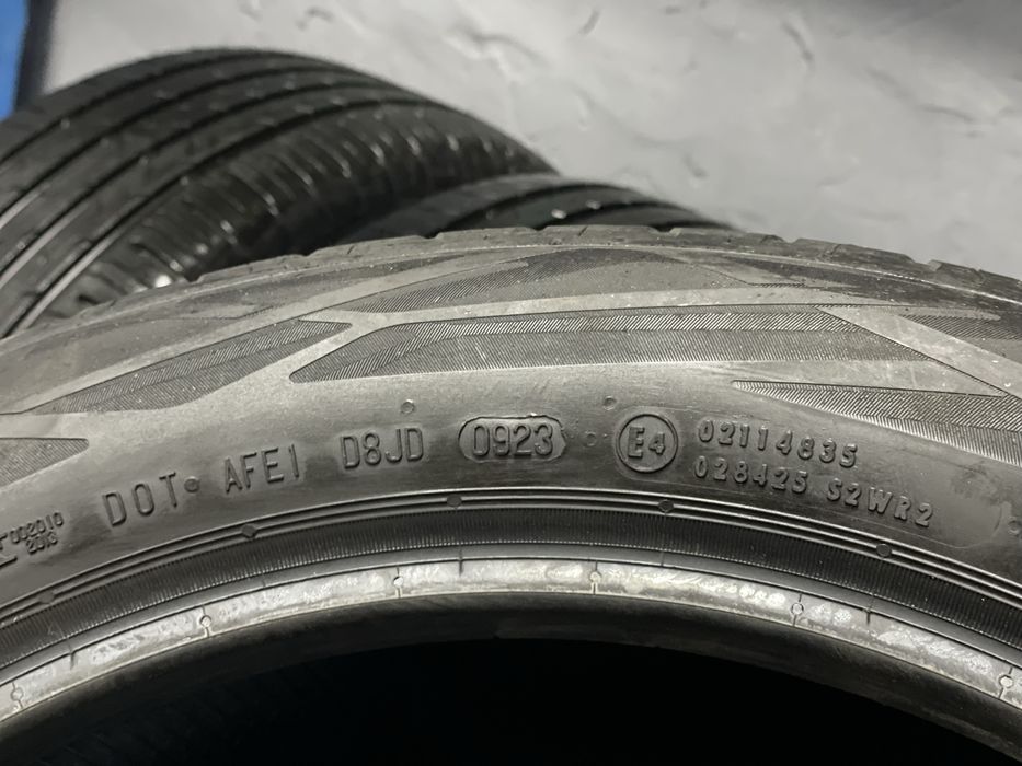 Продам комплект літніх як нові Continental 205/55 R17
