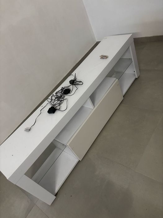 Mesa - cadeiras - Movel TV