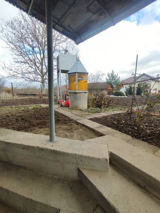 Продається добротна дача на околиці міста (ліс, джерело, чисте повітря