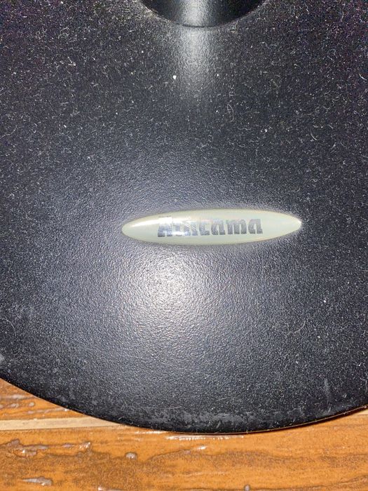 Vendo par Q acoustics 2010i ( vai com suporte)