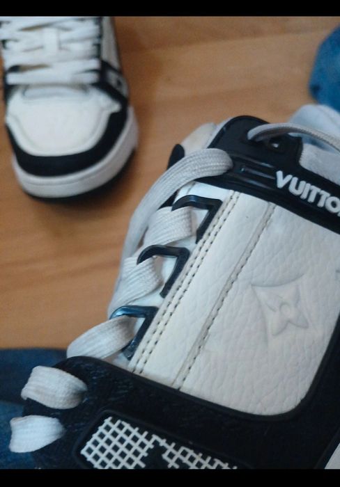 Lv trainer czarno-biale