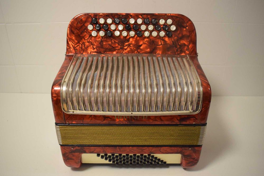 Acordeao Hohner Amati 2 Voz 48 Baixos, N 015