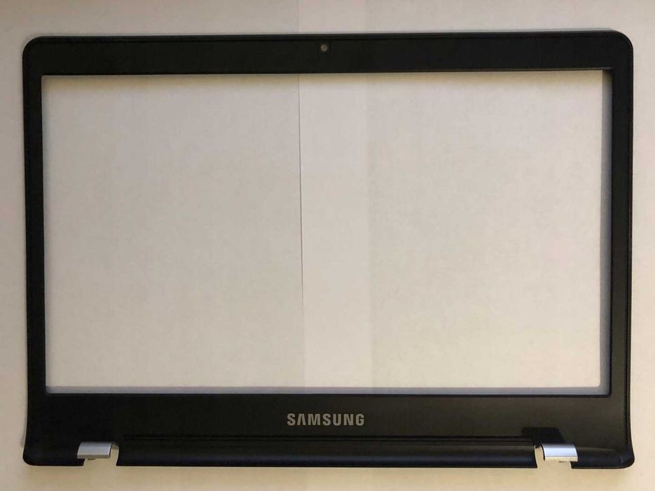 Ramka matrycy Samsung NP305U1A (0890)