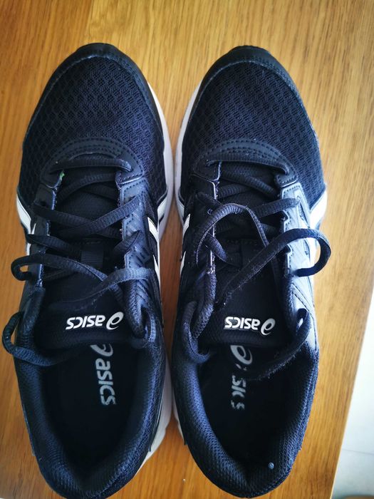 Ténis asics 41 em óptimo estado.