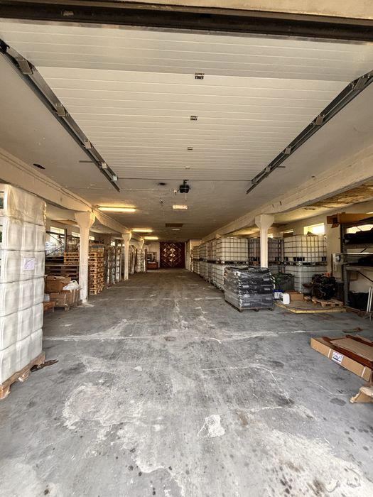 Hala magazynowa z zapleczem biurowo- socjalnym