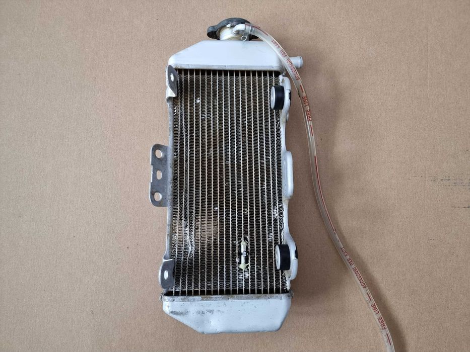 Prawa chłodnica z korkiem Yamaha YZF 250 r. 06-09 OEM