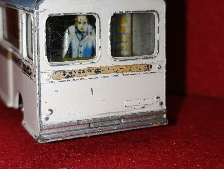 Miniatura Corgi Toys 413 Smith's Karrier Van
