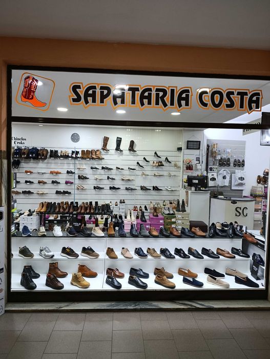 Trespasse Sapataria em centro comercial com 80m2