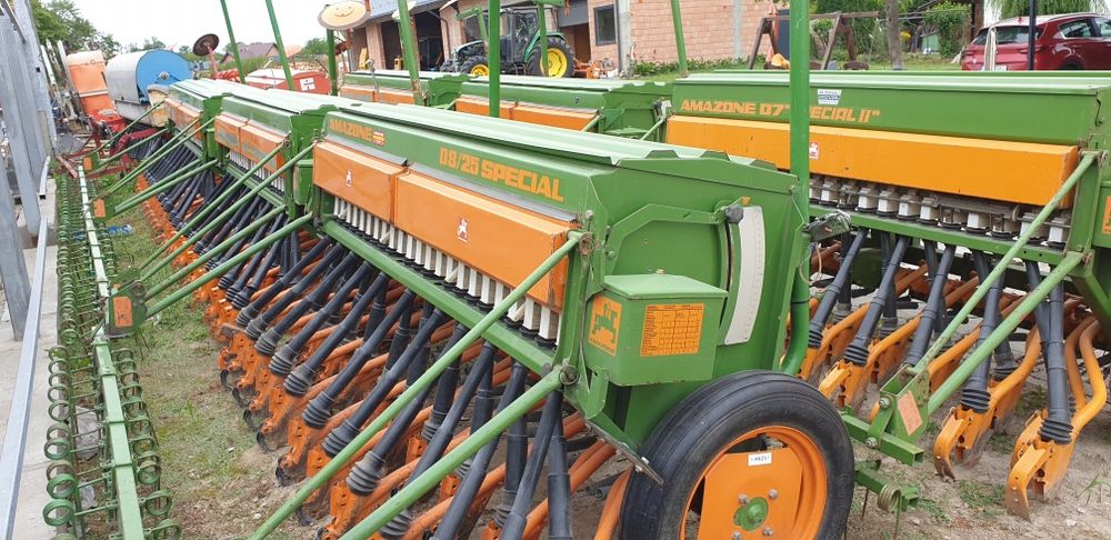 Siewnik AMAZONE D7 (D8) 2.5-3 m  ścieżki drobny wysiew Transport