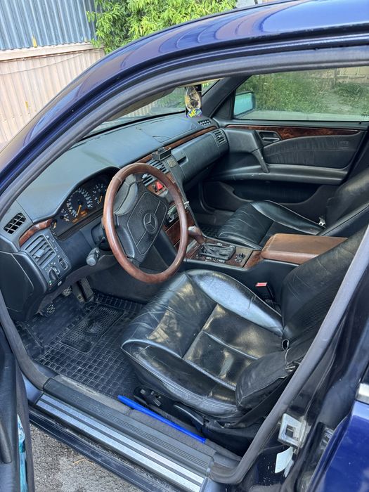 Мерседес E250 w210