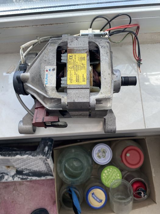 Двигатель на стиральную машинку