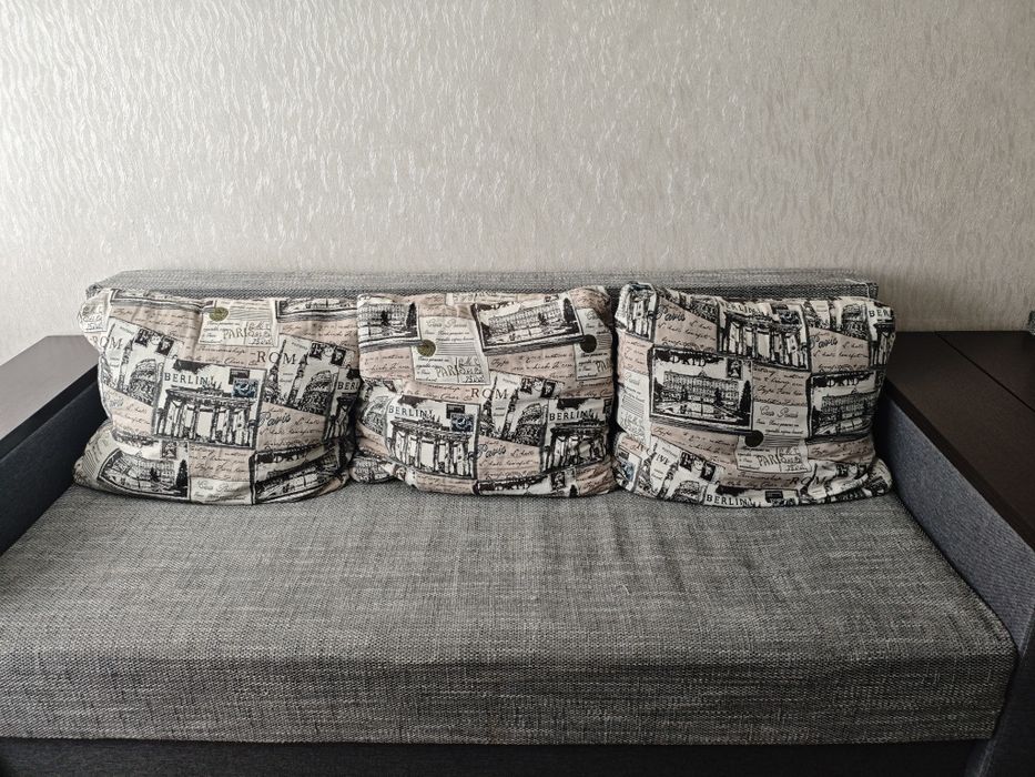 Продам два дивани єврокнижка