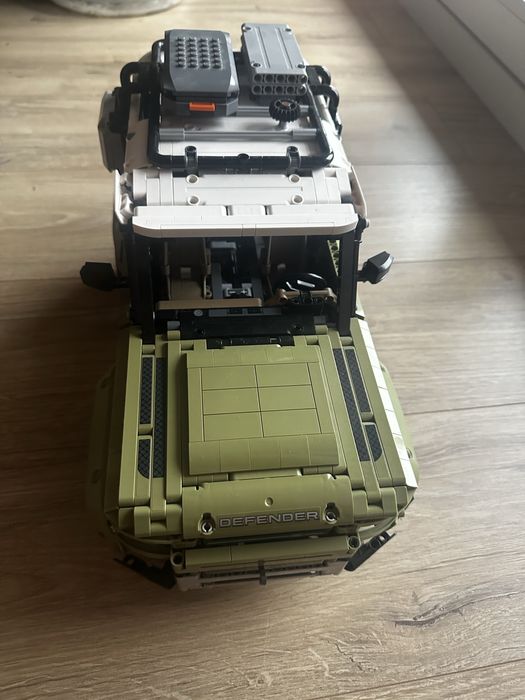 Lego Technic 42083, 42125, 42110