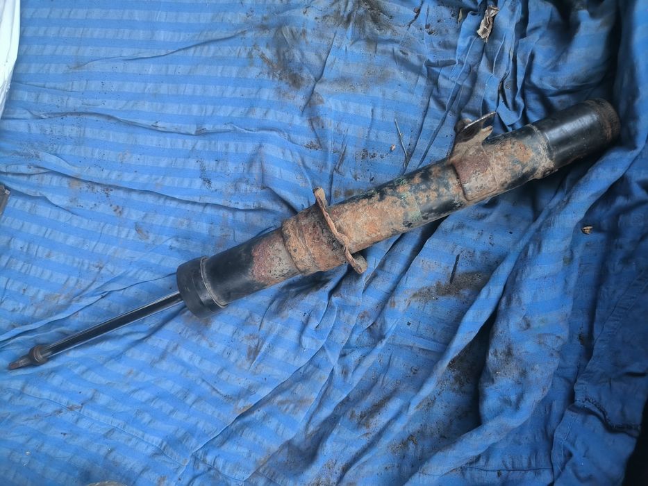 Амортизатор Мазда 6/Mazda 6 gg передній лівий