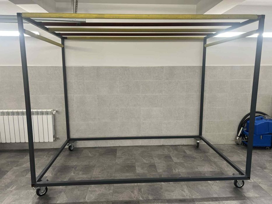 Stojak suszarka stelaż na dywany dywan